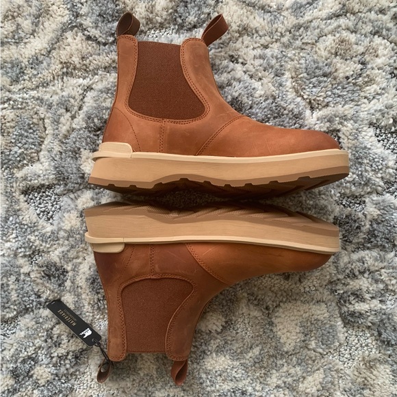 Hi-Line Chelsea Sorel Leather Boots - Picture 3 of 5